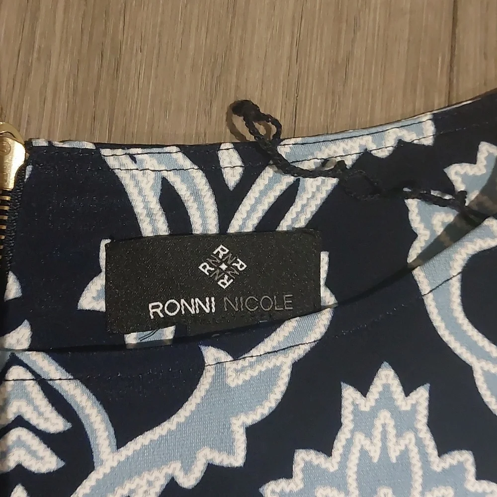 Dress - Picture 2 of 4